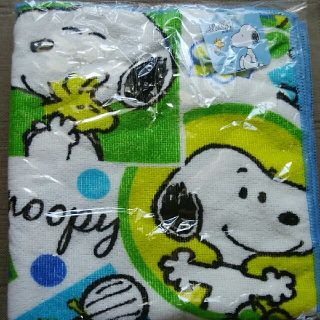 スヌーピー(SNOOPY)の週末割　スヌーピー　バスタオル　新品未使用　(タオル/バス用品)