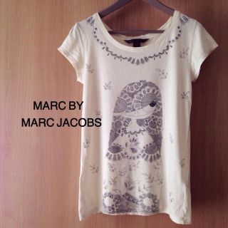 マークバイマークジェイコブス(MARC BY MARC JACOBS)のアイボリー×ミスマーク 半袖カットソー(Tシャツ(半袖/袖なし))