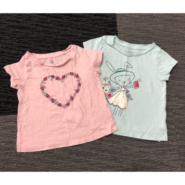 babyGAP(ベビーギャップ)のベビーギャップTシャツ2枚セット18ー24months toddler キッズ/ベビー/マタニティのキッズ服男の子用(90cm~)(Tシャツ/カットソー)の商品写真