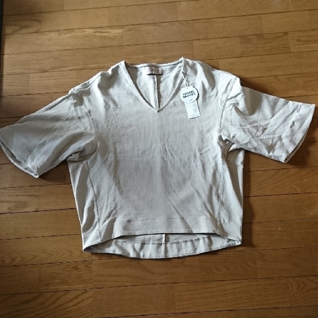 AZUL by moussy(アズールバイマウジー)のAZUL 新品未使用 Mサイズ レディースのトップス(Tシャツ(半袖/袖なし))の商品写真