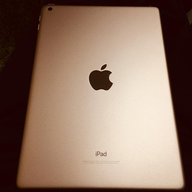 【美品】iPad 6世代 128GB ゴールド Wi-Fiモデル +おまけタブレット