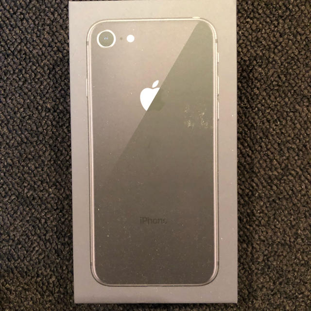 iPhone(アイフォーン)のiPhone8 64g  グレイ SIMフリー 新品 未使用 スマホ/家電/カメラのスマートフォン/携帯電話(スマートフォン本体)の商品写真