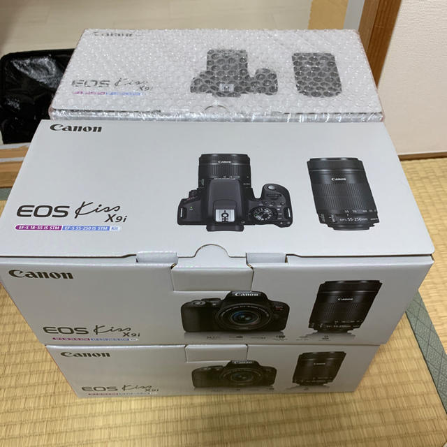 Canon デジタル一眼レフEOS Kiss X9i ダブルズームキット 4台 スマホ/家電/カメラのカメラ(デジタル一眼)の商品写真