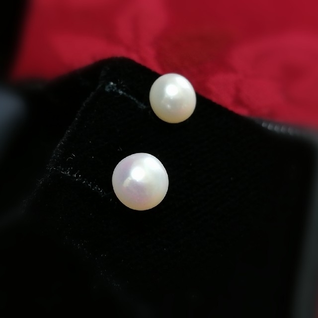 MIKIMOTO(ミキモト)の🌹ボタン型,本真珠ピアス🌹未使用品 レディースのアクセサリー(ピアス)の商品写真