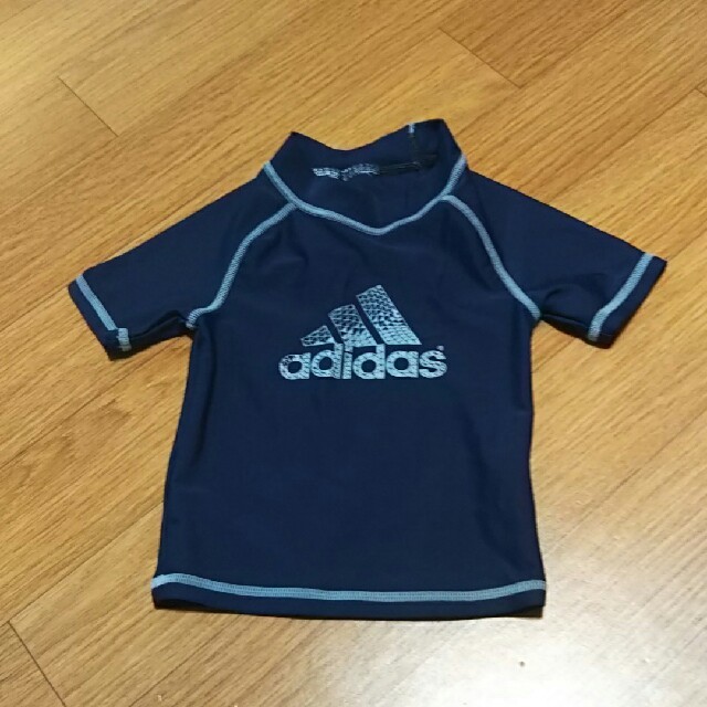 adidas(アディダス)のadidas  キッズ ラッシュガード キッズ/ベビー/マタニティのキッズ服男の子用(90cm~)(水着)の商品写真