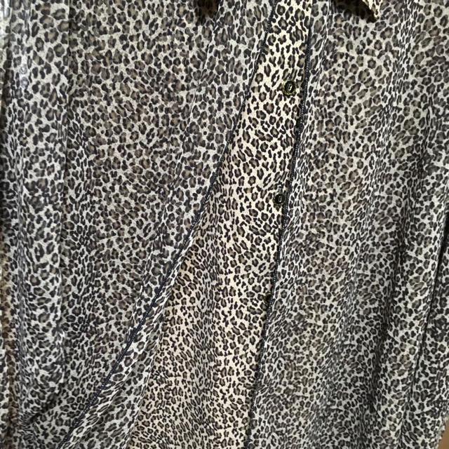 ZARA(ザラ)のレオパード ヒョウ柄 シャツ レディースのトップス(シャツ/ブラウス(長袖/七分))の商品写真