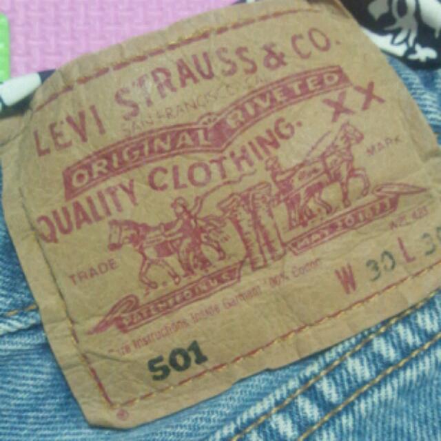 Levi's(リーバイス)のリメイク古着 デニムティアードスカート レディースのスカート(ひざ丈スカート)の商品写真