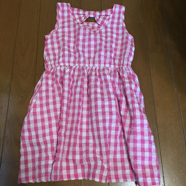 mmm様専用 未使用品 チェックワンピース 120センチ キッズ/ベビー/マタニティのキッズ服女の子用(90cm~)(ワンピース)の商品写真