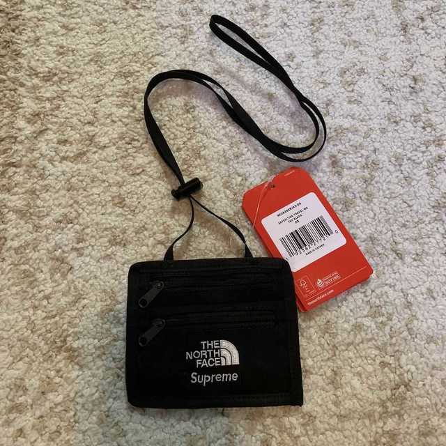 Supreme(シュプリーム)のSupreme×TNF Expedition Travel Wallet 黒 メンズのファッション小物(折り財布)の商品写真