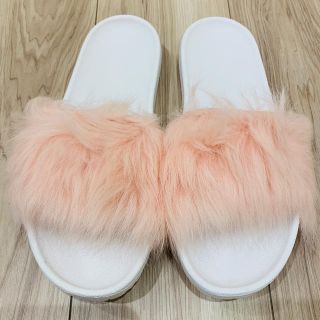 アグ(UGG)の【新品未使用】UGG ファーサンダル(サンダル)