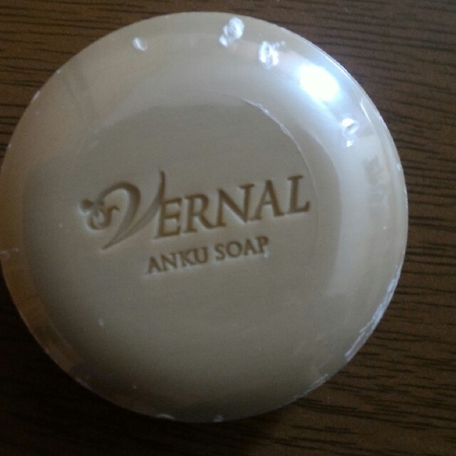 VERNAL(ヴァーナル)のキズあり　ヴァーナル　アンクソープ　センシティブザイフ　石けん　石鹸 コスメ/美容のスキンケア/基礎化粧品(洗顔料)の商品写真