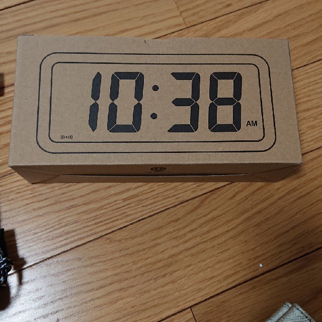 MUJI (無印良品)(ムジルシリョウヒン)のデジタル 時計 中 ホワイト 無印良品 インテリア/住まい/日用品のインテリア小物(置時計)の商品写真