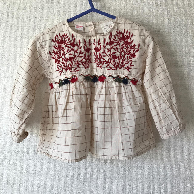 ZARA KIDS(ザラキッズ)のZARA babygirl  ブラウス  86cm キッズ/ベビー/マタニティのベビー服(~85cm)(シャツ/カットソー)の商品写真