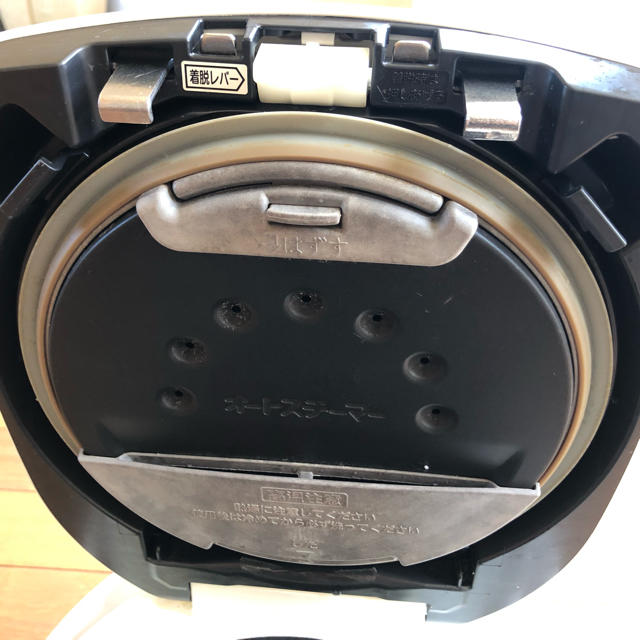 緊急値下げ‼️HITACHI 炊飯器 蒸気カット RZ-MV100K 軽量カップ