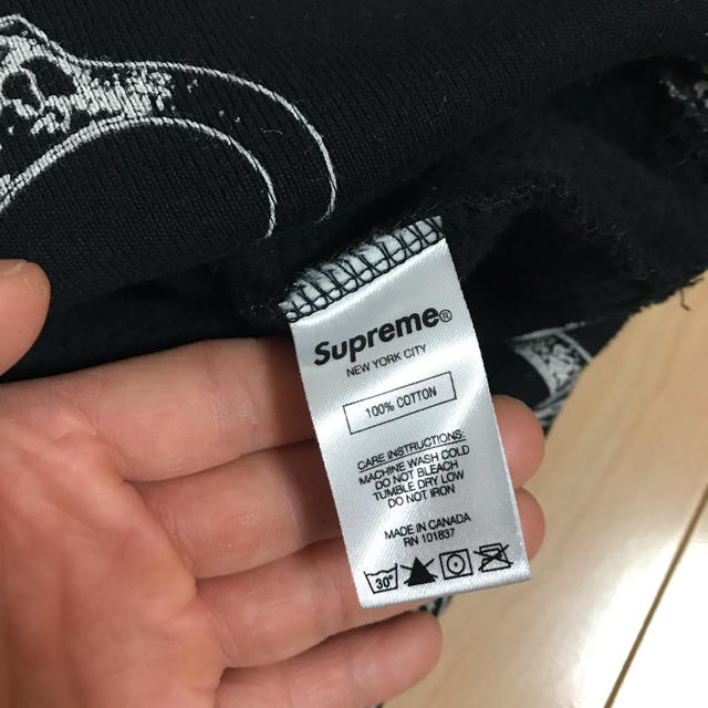 supreme 手錠パーカー