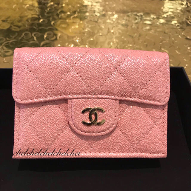 CHANEL(シャネル)のhana様 専用ページ 新品 シャネル コンパクト ミニ財布 パールピンク レディースのファッション小物(財布)の商品写真