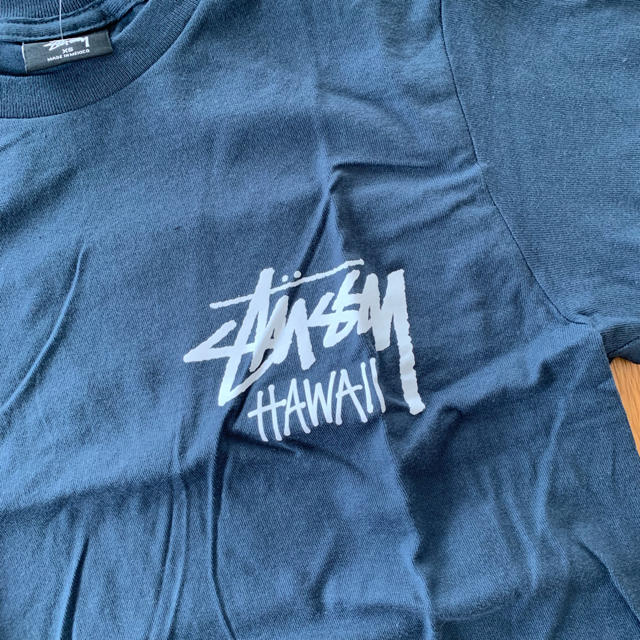 STUSSY(ステューシー)のSTUSSY HAWAII 限定Tシャツ レディース 新品NAVY サイズ XS レディースのトップス(Tシャツ(半袖/袖なし))の商品写真