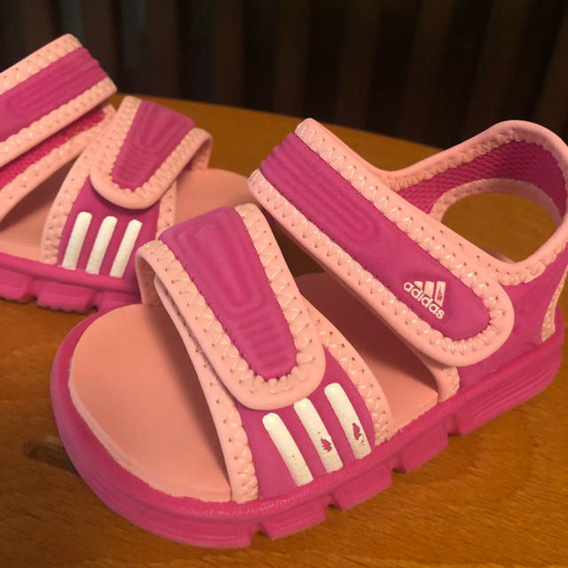 adidas(アディダス)のアディダス サンダル 12cm キッズ/ベビー/マタニティのベビー靴/シューズ(~14cm)(サンダル)の商品写真