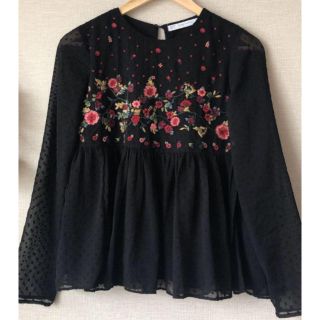 ザラ(ZARA)のフラワー刺繍ブラウス(シャツ/ブラウス(長袖/七分))