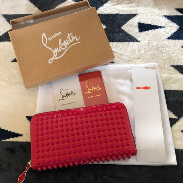 Christian Louboutin(クリスチャンルブタン)の財布 ピンク レディースのファッション小物(財布)の商品写真