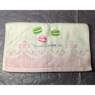 ラデュレ(LADUREE)の【新品】ラデュレ フェイスタオル☆マカロン(タオル/バス用品)