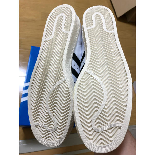 adidas(アディダス)の新品未使用 タグ付 アディダス スーパースター adidas メンズの靴/シューズ(スニーカー)の商品写真