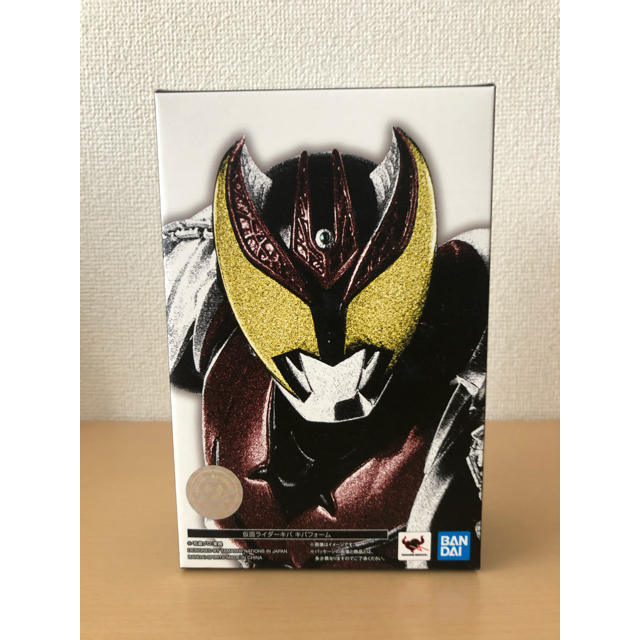 S.H.フィギュアーツ 仮面ライダーキバ (真骨彫製法) 初回特典台座付き