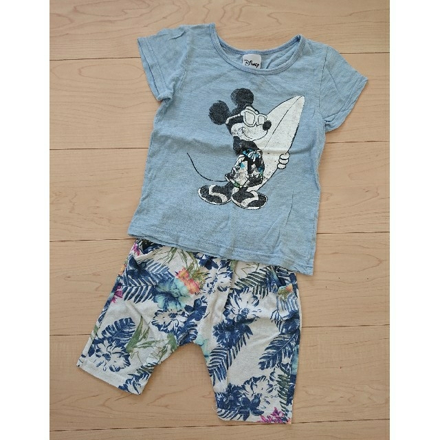 Disney(ディズニー)のサーフミッキー♡セットアップ90 キッズ/ベビー/マタニティのキッズ服男の子用(90cm~)(Tシャツ/カットソー)の商品写真