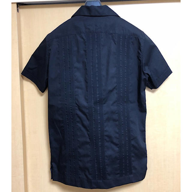 1piu1uguale3(ウノピゥウノウグァーレトレ)の新品1 piu 1 uguale 3 17SS半袖ストレッチキューバシャツ黒Ⅴ メンズのトップス(シャツ)の商品写真