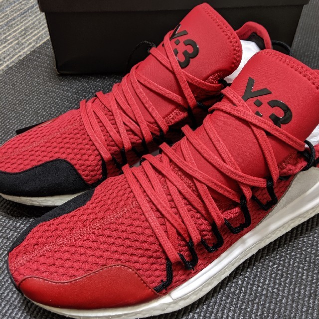 Y-3(ワイスリー)のY-3 KUSARI RED 28cm yohji yamamoto adida メンズの靴/シューズ(スニーカー)の商品写真