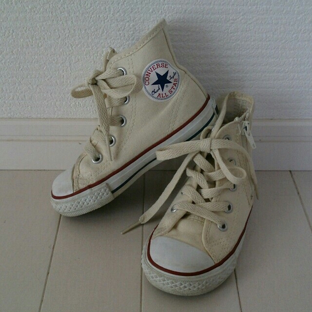 CONVERSE(コンバース)のハイカットスニーカー☆お値下げ キッズ/ベビー/マタニティのキッズ靴/シューズ(15cm~)(スニーカー)の商品写真