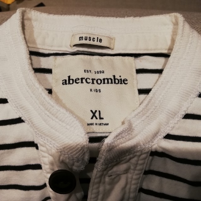 Abercrombie&Fitch(アバクロンビーアンドフィッチ)のアバクロンビー　ボーダー　ポロシャツ キッズ/ベビー/マタニティのキッズ服男の子用(90cm~)(Tシャツ/カットソー)の商品写真