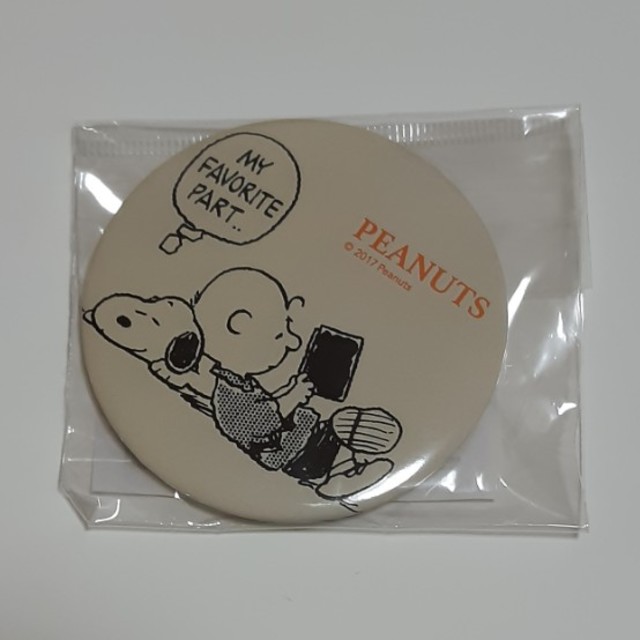 SNOOPY(スヌーピー)のスヌーピー　缶バッジ(白) エンタメ/ホビーのアニメグッズ(バッジ/ピンバッジ)の商品写真