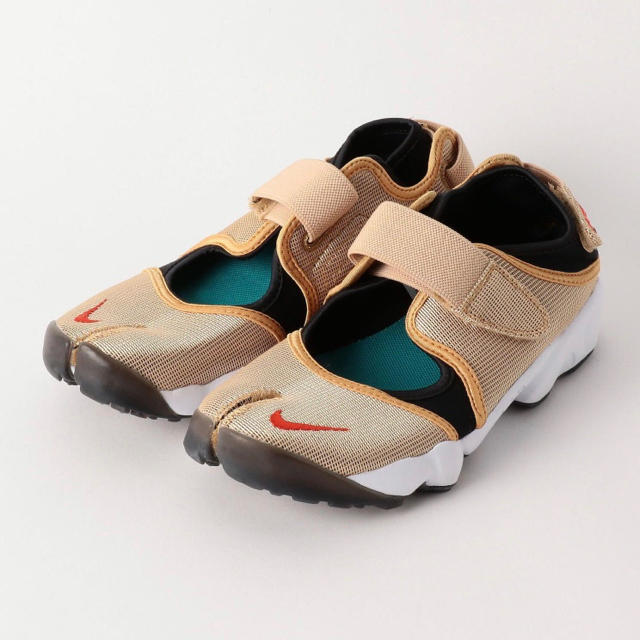 NIKE(ナイキ)のNIKE ナイキ メタルエアリフト ゴールド 24cm 新品 AIR RIFT レディースの靴/シューズ(サンダル)の商品写真