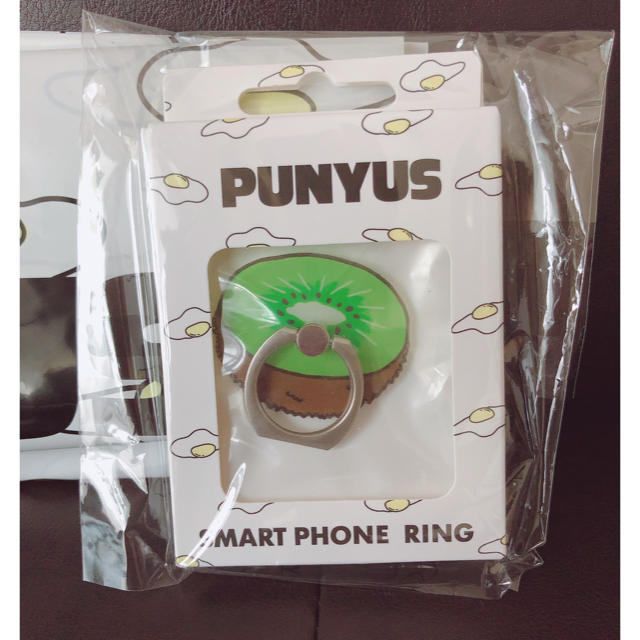 PUNYUS(プニュズ)の【新品】PUNYUS フードスマートフォンリング スマホ/家電/カメラのスマホアクセサリー(その他)の商品写真