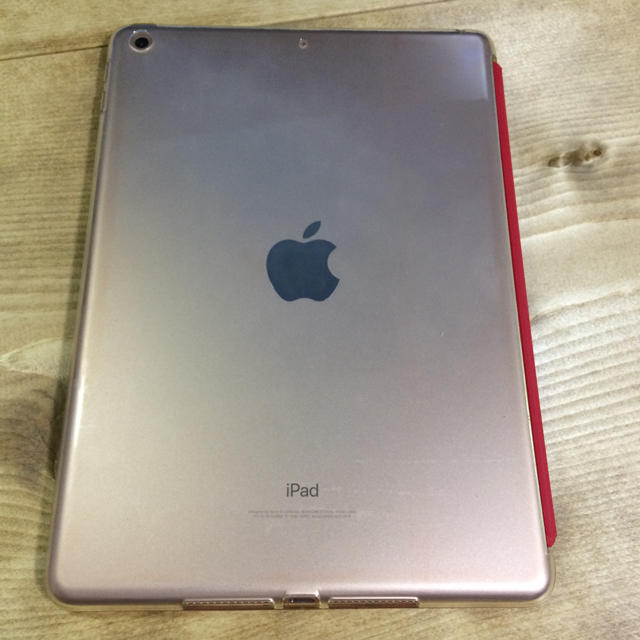 Apple(アップル)のiPad 9.7 第6世代 32GB wifi スマホ/家電/カメラのPC/タブレット(タブレット)の商品写真