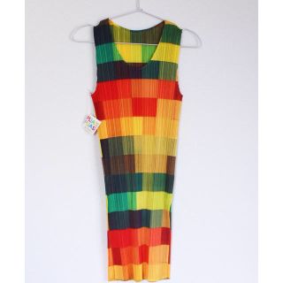 プリーツプリーズイッセイミヤケ(PLEATS PLEASE ISSEY MIYAKE)の週末のみ価格！！新品！PLEATS PLEASE＊ワンピース(ひざ丈ワンピース)