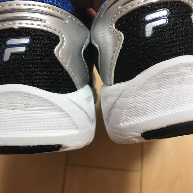 FILA(フィラ)の【美品】FILA キッズ スニーカー キッズ/ベビー/マタニティのキッズ靴/シューズ(15cm~)(スニーカー)の商品写真