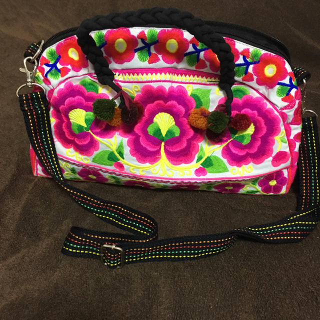 titicaca(チチカカ)のモン族 お花2way  バッグ レディースのバッグ(ショルダーバッグ)の商品写真