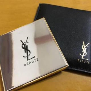 イヴサンローランボーテ(Yves Saint Laurent Beaute)のイヴ・サンローランのミラー(ミラー)