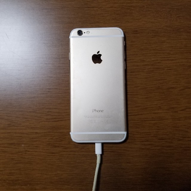 iPhone(アイフォーン)のiphone6 ゴールド 32GB ジャンク スマホ/家電/カメラのスマートフォン/携帯電話(スマートフォン本体)の商品写真