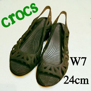 クロックス(crocs)の【レア品】crocs♡飾りデザインサンダル
(サンダル)