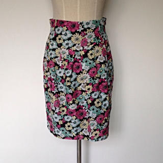 トランテアンソンドゥモード(31 Sons de mode)の可愛い 花柄スカート(ミニスカート)