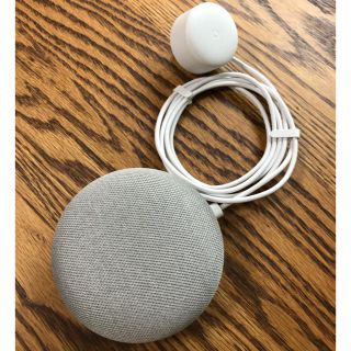 アンドロイド(ANDROID)の【使用期間短く美品】Google Home mini(スピーカー)