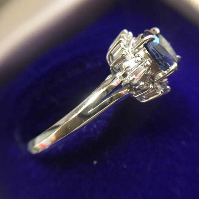 鑑定済み プラチナ サファイヤ ダイヤ 指輪  総重量6.1g レディースのアクセサリー(リング(指輪))の商品写真