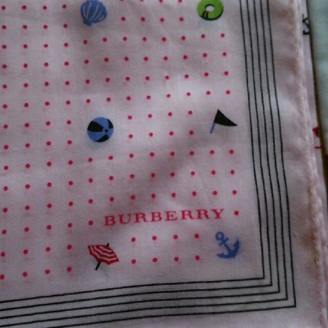 BURBERRY(バーバリー)のBURBERRY新品ハンカチ2枚セット レディースのファッション小物(ハンカチ)の商品写真