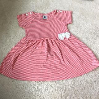 プチバトー(PETIT BATEAU)のプチバトー 半袖 赤ボーダーワンピース サイズ12M 74cm(ワンピース)