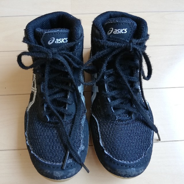 asics(アシックス)のレスリングシューズasics17.5cmキッズ キッズ/ベビー/マタニティのキッズ靴/シューズ(15cm~)(スニーカー)の商品写真