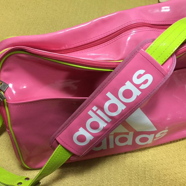 adidas - adidas エナメルバッグの通販 by ちーやん's shop adidas - adidas エナメルバッグの通販 by ちーやん's shop