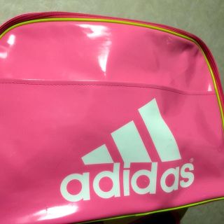 アディダス(adidas)のadidas エナメルバッグ(ボストンバッグ)